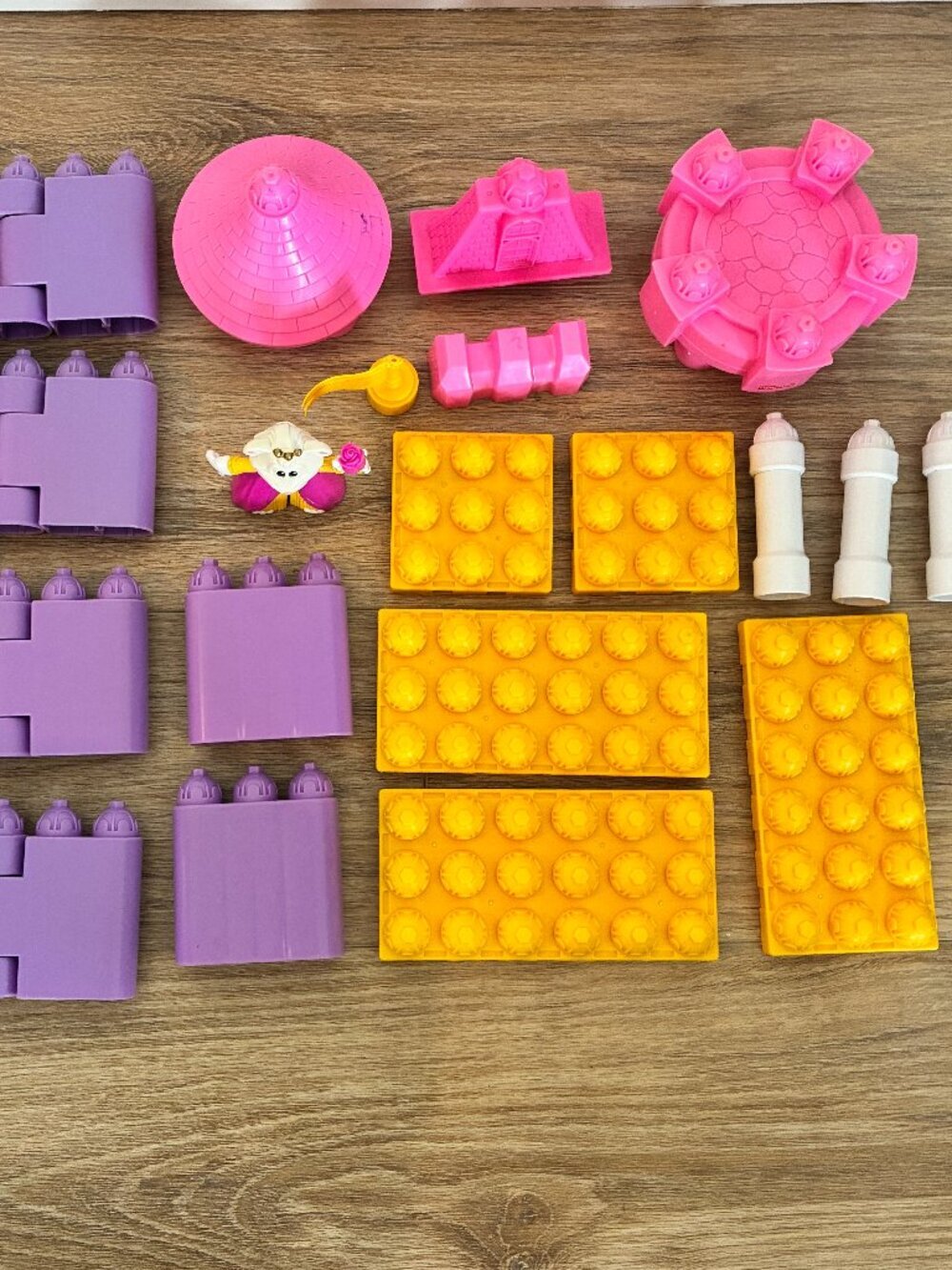 Fisher Price Pop Onz Building Block Set of 21 Mouse Princess Castle Incomplete